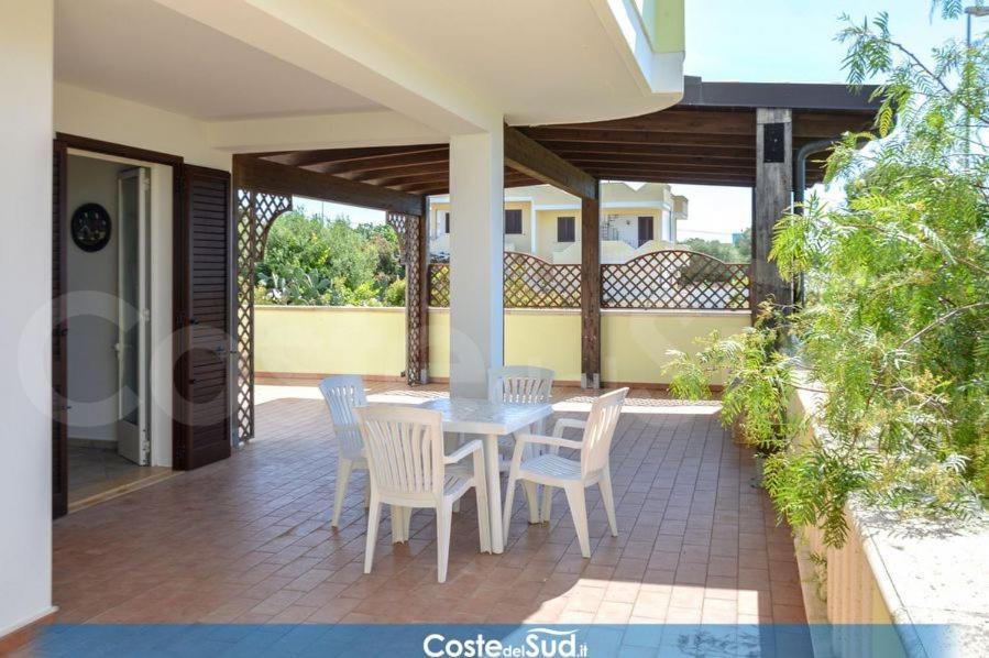 Case Vacanze Vista Mare Torre Pali Exterior photo